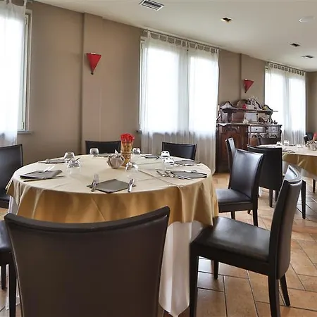 Cremona Palace Hotel 4*